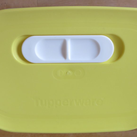 Tupperware Tall Herb Fridgesmart Container - Picture 3 of 6